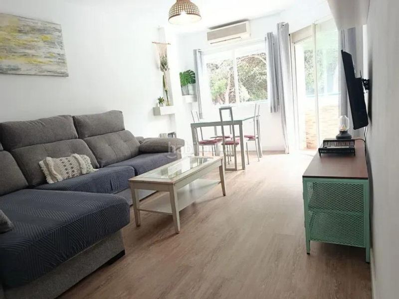 Foto 5944a64f-083c-4aa2-a383-6036b9411d7f. Apartament amb aparcament piscina a Montemar Torremolinos