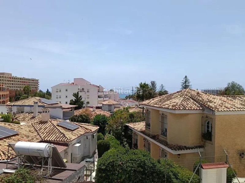 Foto 8eb872d0-f2f6-4158-947e-c80b585608ab. Casa adossada amb calefacció piscina a El Pinillo Torremolinos