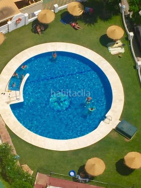 Foto 3a348d0a-81cc-4cd2-a909-14e1eb2bd7f6. Pis amb piscina a El Bajondillo Torremolinos