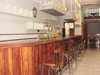 Local Comercial en Artatzu - Larraskitu. Se vende bar cafetería con salida de humos en rekalde frente al