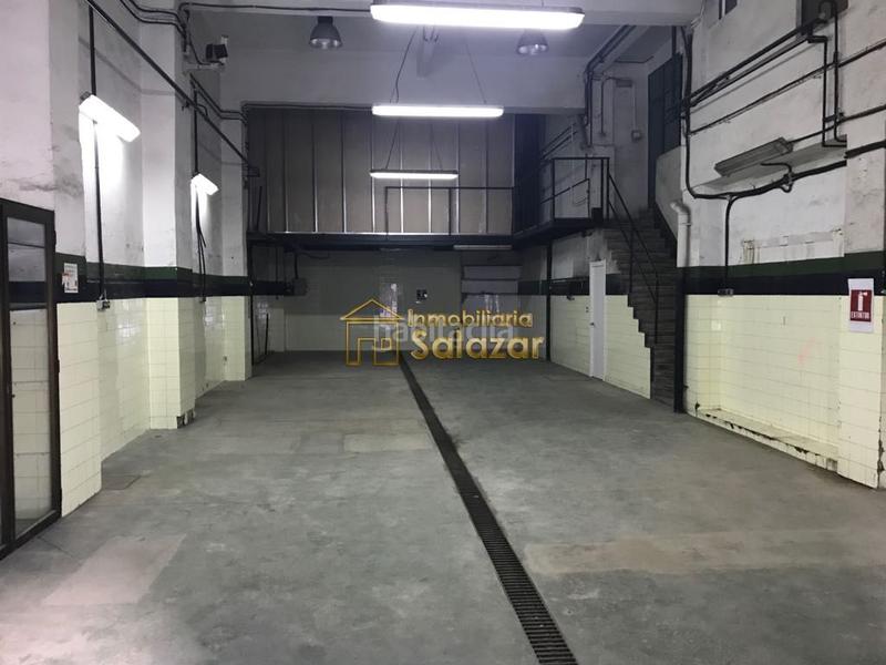 Foto 5ae37f9d-63bb-4aa0-bc8d-d7fc41548814. Alquiler local comercial se alquila local en luís briñas, frente a termibús en Bilbao