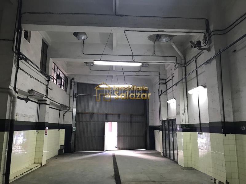 Foto 5cad88da-8cfc-4d04-9212-844ee614e8b0. Alquiler local comercial se alquila local en luís briñas, frente a termibús en Bilbao