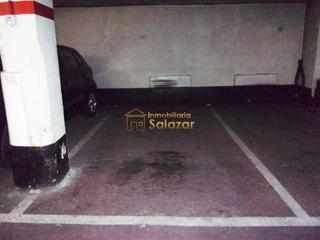 Autoparkplatz in Sabino Arana-Jesuitas. Se vende parcela de garaje con vigilancia 24 horas y ascensor