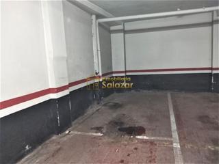 Parking voiture à Alhóndiga. Se vende parcela de garaje en general concha