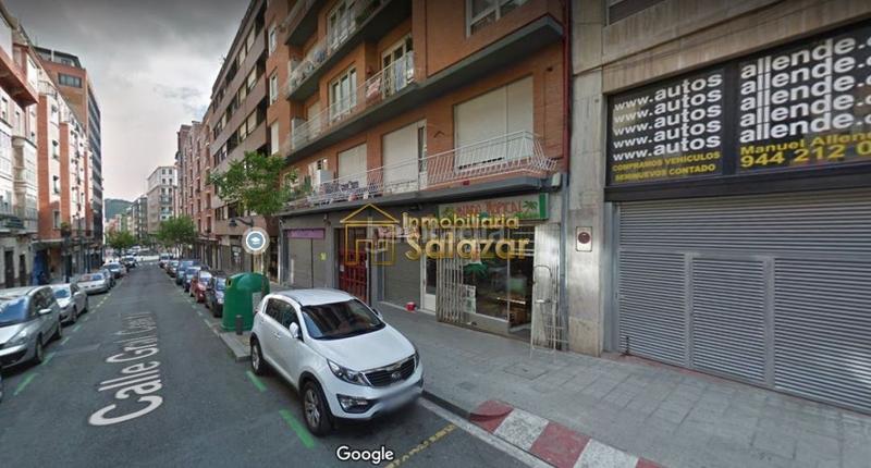 Foto f466b352-1e83-4480-9967-fb69e8b5918f. Aparcament cotxe a Alhóndiga Bilbao