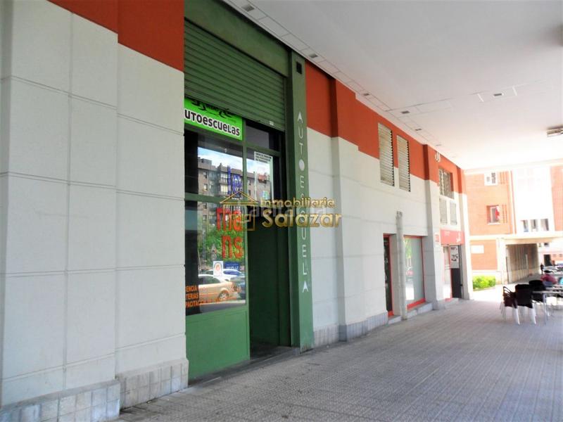 Foto eadd13e0-647c-40f1-96b9-457c4f7089f4. Local comercial se vende bonito local en julián gayarre en Bilbao