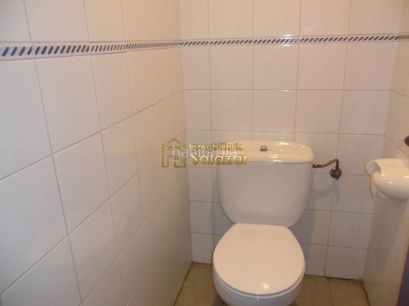 Foto eb494be6-1abe-44ea-9a55-850bbe0f8ac3. Local comercial se vende bonito local en julián gayarre en Bilbao