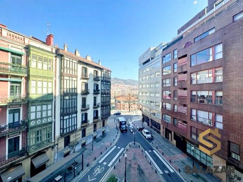 Foto 6bb238ac-b525-4fa7-a424-399e2670d8e9. Piso venta de amplia vivienda en cosme echevarrieta con garaje y trastero en Bilbao
