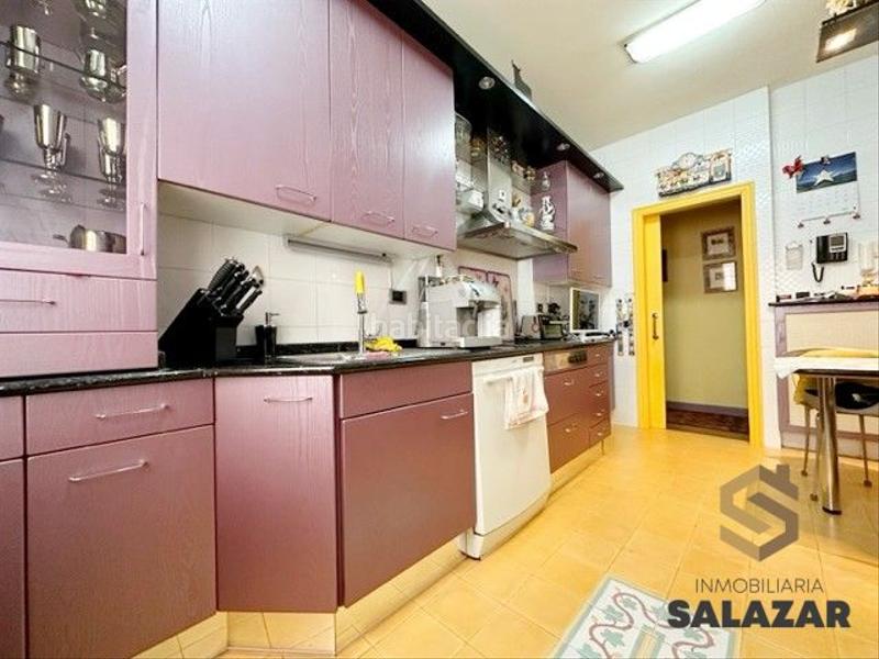 Foto 9609b4f1-5d81-4c41-bcb9-1ac65b6a55b9. Piso venta de amplia vivienda en cosme echevarrieta con garaje y trastero en Bilbao