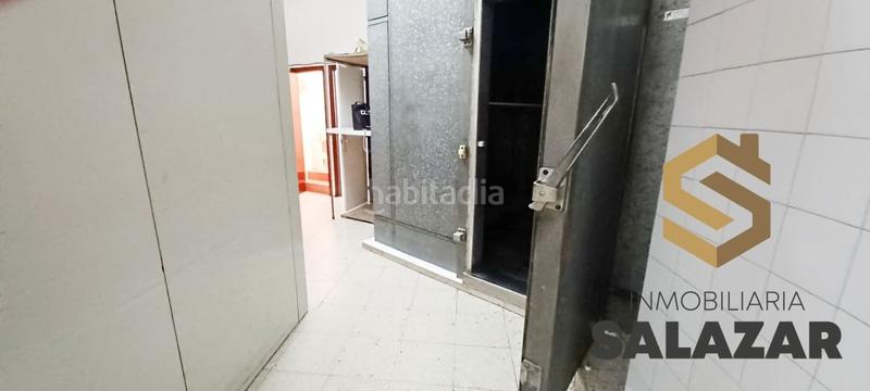 Foto d1436ce7-d3c4-4cf3-95b0-7bfd900ea59d. Alquiler local comercial alquiler de local en basurto con 2 cámaras de frío en Bilbao