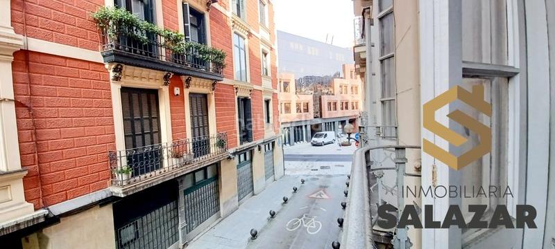 Foto 5670b0e6-4cb9-4b2f-915e-45b05dcdcf39. Piso venta de fantástica vivienda en abando con 2 parcelas de garaje opcionales en Bilbao