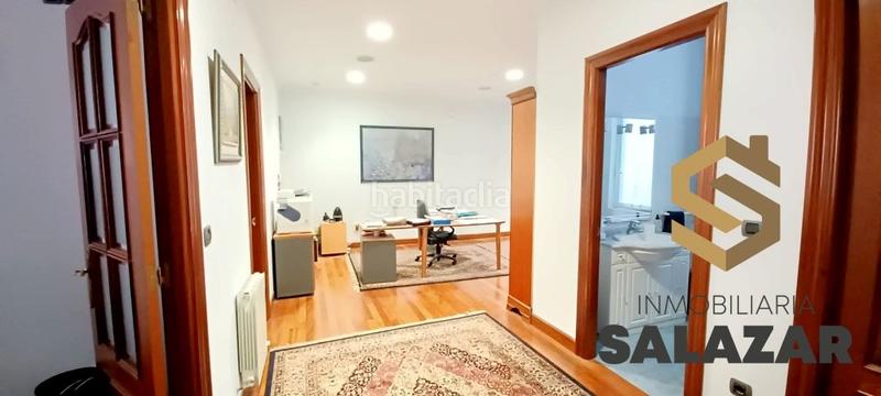 Foto f178b6b9-ec87-44a0-b3a5-9fe0cdef7deb. Piso venta de fantástica vivienda en abando con 2 parcelas de garaje opcionales en Bilbao