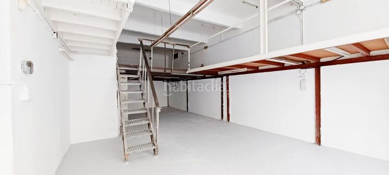 Foto 40009788-f399-40a7-9950-91b1d8388a5f. Local comercial venta de local bien situado y con amplio escaparate en indautxu en Bilbao