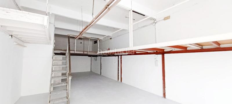 Foto 5a90778f-c161-40a1-a837-6a1d2c43f595. Local comercial venta de local bien situado y con amplio escaparate en indautxu en Bilbao