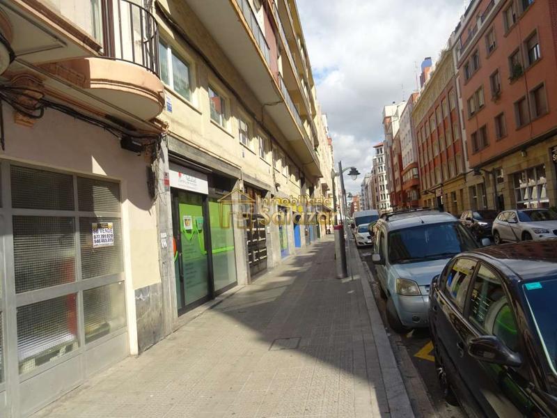Foto aeab8aac-4a6f-487b-98cd-9fe6db3a1abd. Local comercial venta de local bien situado y con amplio escaparate en indautxu en Bilbao