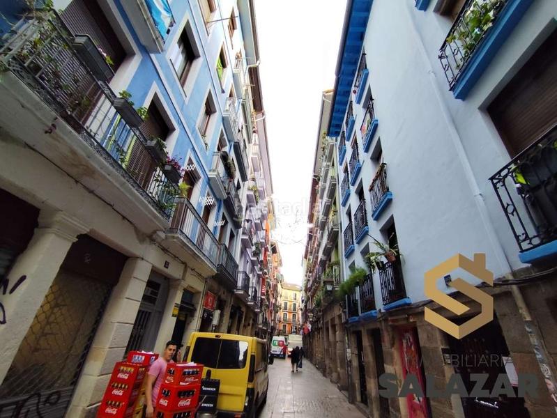 Foto a8a09702-cdc4-45f5-aeaa-a3d163de33e8. Local comercial a Casco Viejo Bilbao