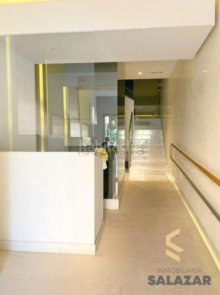 Foto 483545fd-0310-420c-bcd7-90c6fcd99562. Piso salazar vende vivienda exterior muy luminosa con balcón en sabino arana! en Bilbao