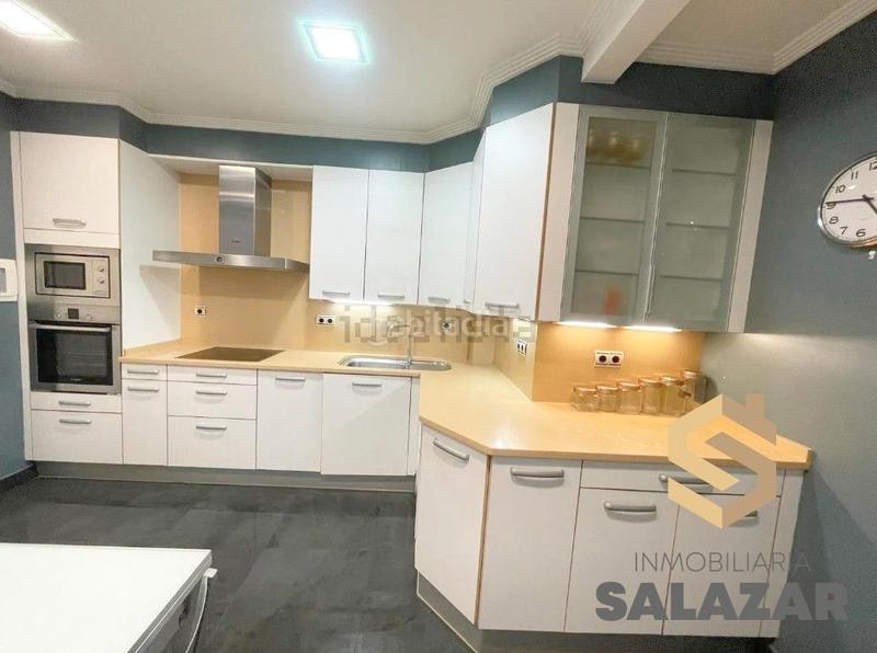 Foto 55eaa4ed-6dc4-40cd-97f7-73b6be2152ff. Piso salazar vende vivienda exterior muy luminosa con balcón en sabino arana! en Bilbao