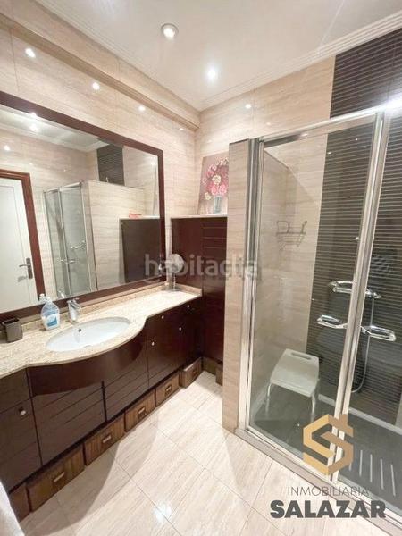 Foto 56ce79fc-1b4d-4d01-a18d-bc8f53cece04. Piso salazar vende vivienda exterior muy luminosa con balcón en sabino arana! en Bilbao