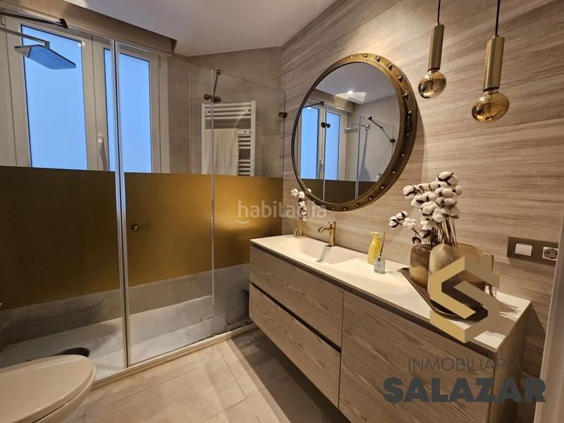 Foto caf7dcec-e4c4-45c6-ae8e-5c9f83c265ec. Piso venta vivienda en gran vía, balcón sur y garaje en Bilbao