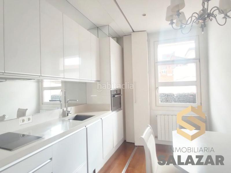Foto d72cf2d3-fad7-4791-8030-4b20d052d2aa. Ático salazar vende apartamento en rodriguez arias en Bilbao
