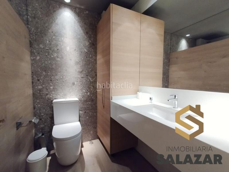Foto a76a8bbe-23a5-458b-b376-f117f28ca56c. Alquiler local comercial salazar alquila local indautxu en Bilbao