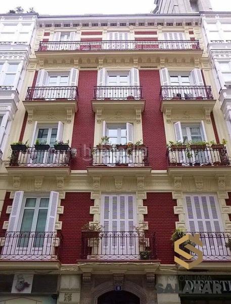 Foto 81b1be19-b7a0-457c-8583-f089ed61566b. Piso salazar vende atico duplex en el arenal en Casco Viejo Bilbao