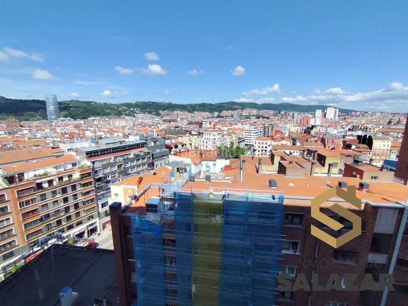Foto fb30e1cc-5d7f-44e8-838f-88b640a83b60. Piso salazar vende vivienda en el edificio reina victoria en Bilbao