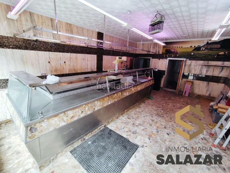 Foto f1ac6ece-f8d0-40cb-ba38-c79640a404d3. Alquiler local comercial se alquila charcuteria en san adrian en Bilbao