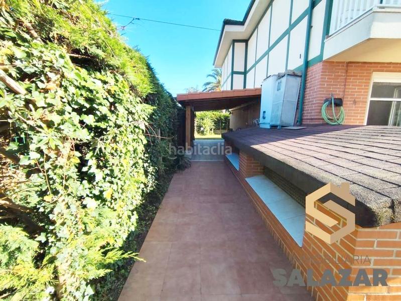 Foto 08f4bf89-e954-4a4e-a6f1-bd79662569f4. Casa se vende chaqlet pareado en mioño castrourdiales en Castro - Urdiales