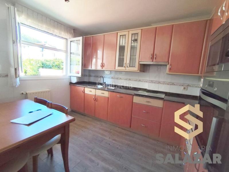 Foto 754cdc0f-2a26-4eeb-8fd8-098037a88663. Casa se vende chaqlet pareado en mioño castrourdiales en Castro - Urdiales