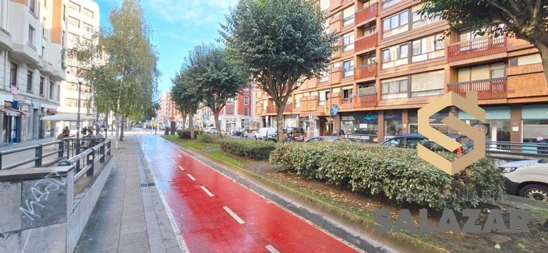 Foto 0df280f8-8e2c-4639-8039-7bf58c43b625. Lloguer local comercial a Zona Indautxu Bilbao