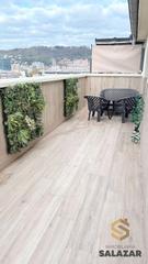 Lloguer Pis  Hurtado de amezaga kalea. Alquiler de fantástico ático con 2 terrazas junto a la estación