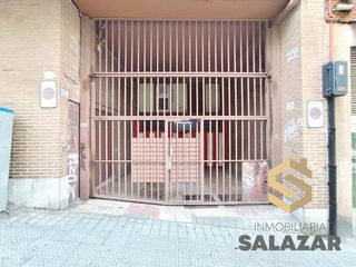 Rent Car parking  Calle pedro martínez artola kalea. Se alquila parcela de garaje cerrada