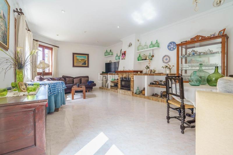 Foto b9cce5b4-2801-41e9-941c-b06e59e13d76. Casa amb aparcament a Artà poble Artà