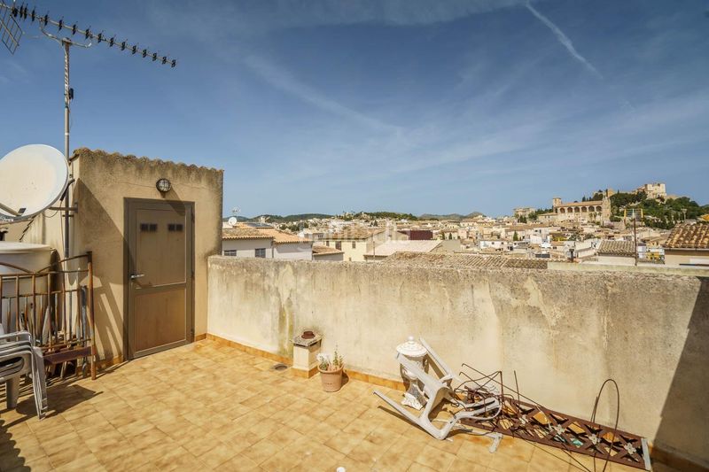 Foto aee6d5d8-dab4-4bc2-a7f1-c562707cc299. Casa amb aparcament a Artà poble Artà