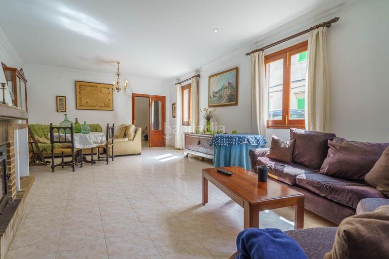 Foto ba9af4f2-4a72-44b3-a275-e543c782e27a. Casa amb aparcament a Artà poble Artà