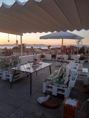 Appartement à Badia Blava-Badia Gran-Tolleric. Exclusivo piso reformado con terraza y vistas espectaculares en