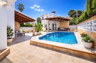 Chalet in Badia Blava-Badia Gran-Tolleric. Impresionante pareado en llucmajor con vistas al mar