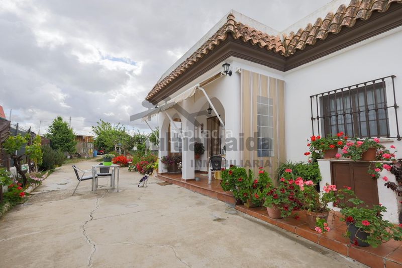 Foto 8bb2f2cb-116f-4993-8275-7a8f42cbe474. Masia amb aparcament a Bonanza-Avda de Huelva-Barrio Andalucia Sanlúcar de Barrameda