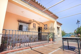 Casa a Monteolivete-Camino Sevilla. Casa independiente en camino de sevilla