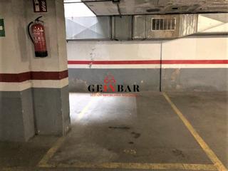 Aparcament cotxe a Ronda general mitre 59. Parking coche mediano
