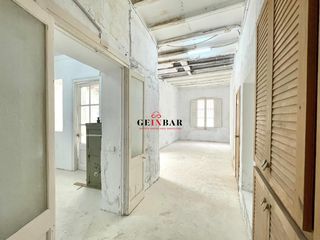 Ground floor in Sarri�. Gran viviendalocal en el coraz�n de major de sarri�