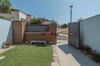 Casa adossada a El Bals. Dos chalet sde diseo con vistas al mar en sant andreu de llavan