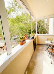 Appartement  Calle de cantàbria. Vivienda de 4 habitaciones con balcon junto metro la pau
