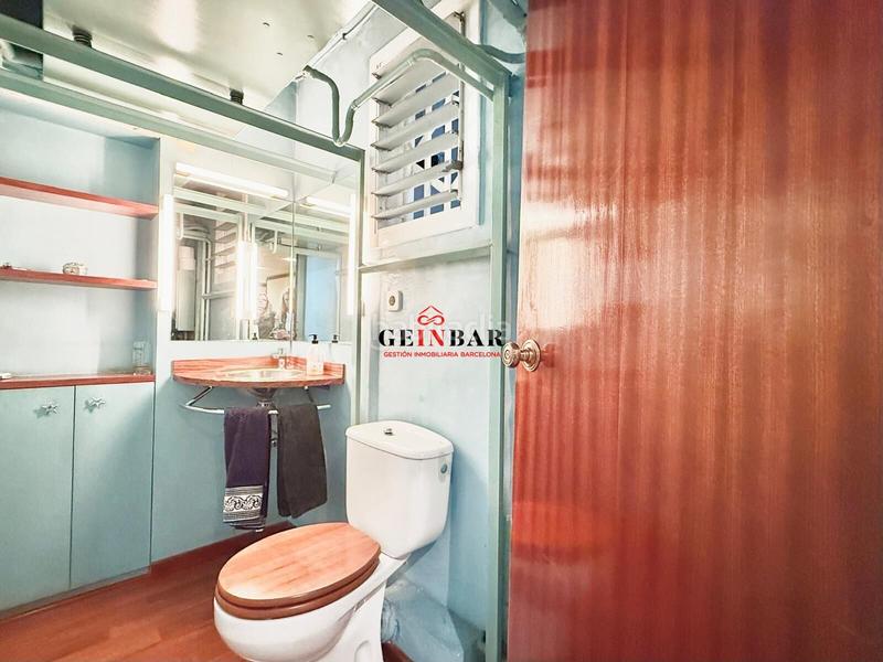 Foto eedbc692-3282-41e2-85f3-d91d6cb4d9f5. Alquiler oficina  exterior con luz natural en Barcelona