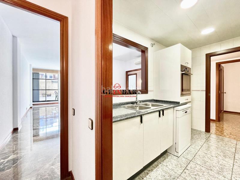 Foto 6f2d2b7a-3b4f-4569-90eb-df432ef7d2b8. Pis amb calefacció aparcament a La Nova Esquerra de l´Eixample Barcelona