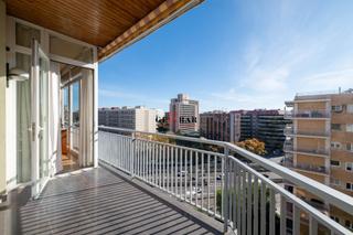 Piso  Calle carles iii. Precioso piso con vistas despejadas, terraza y 2 plazas de aparc