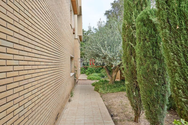 Foto 07a666ee-32e4-4db5-b796-e2b7534e8670. Casa amb calefacció aparcament a Ciutat Diagonal Esplugues de Llobregat