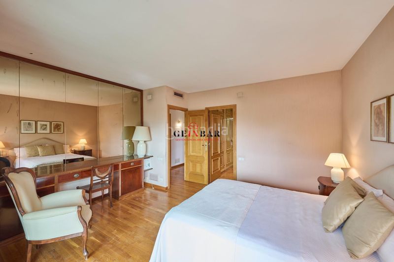 Foto 0b9cf47f-5d85-4026-86a1-bc1ae80f5992. Casa amb calefacció aparcament a Ciutat Diagonal Esplugues de Llobregat